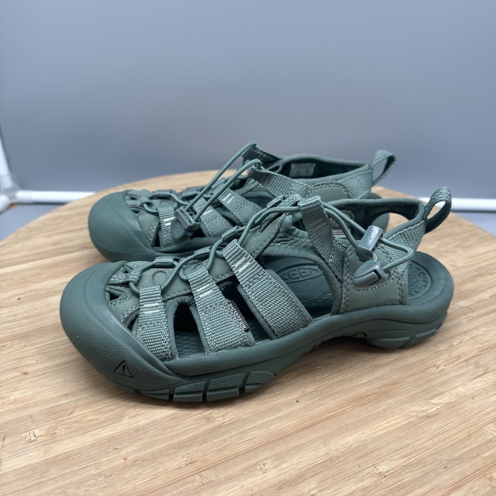 Keen Newport H2 Women's 5.5 Sport Sandals Green MINT Green. Brand New